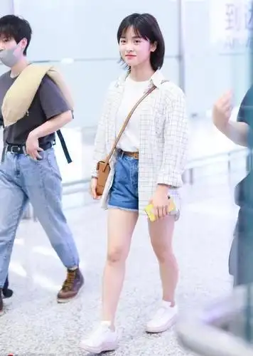 说沈月私服品味太差?看她的红毯造型,你会发现这更加辣眼