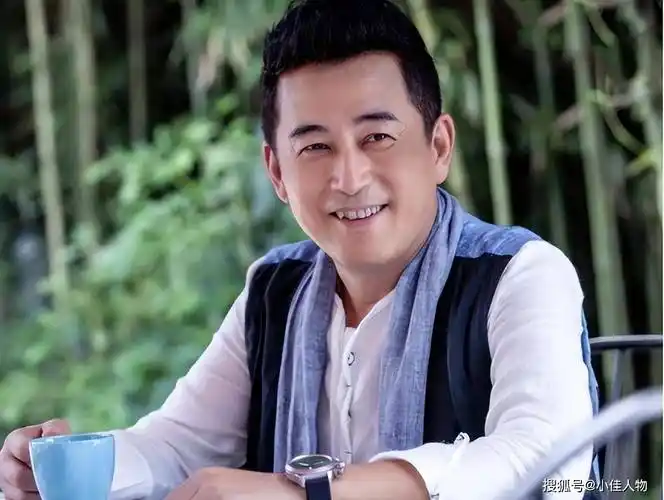 与张歆艺恋爱7年惨被抛弃,与小15岁女友闪婚_王志飞_李健_感情