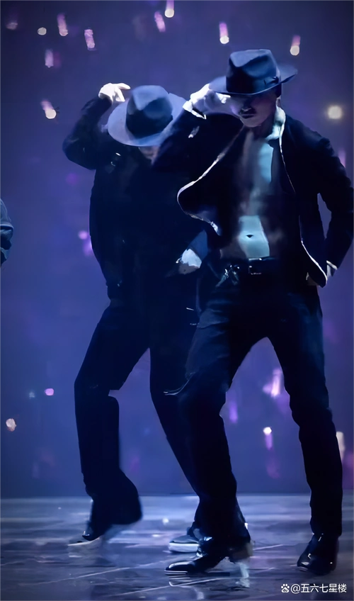 在前两天,张艺兴在上海站的演唱会上精彩演绎了一段令人难以忘怀的