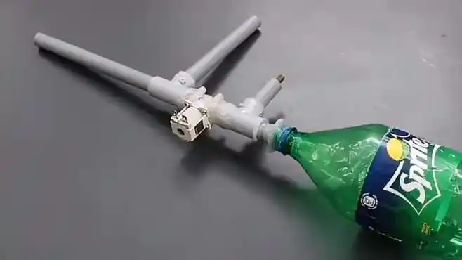 如何用塑料瓶制作火箭发射器 科技小制作 亲子手工 科普知识