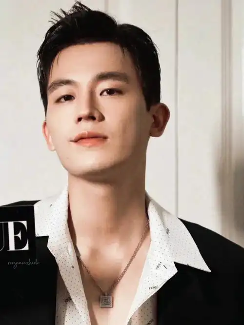 "可以再讲一遍,2013年从那么多快男里选中我的故事吗" #欧豪  #痞帅