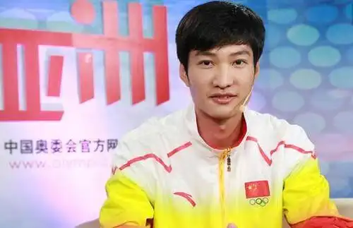 李昊桐,吴阿顺 曲棍球队名单—— (女):崔秋霞,宋清龄,李冬晓,王梦雨