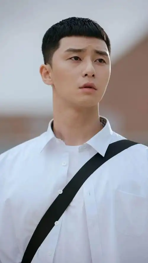 朴叙俊的栗子头发型好帅