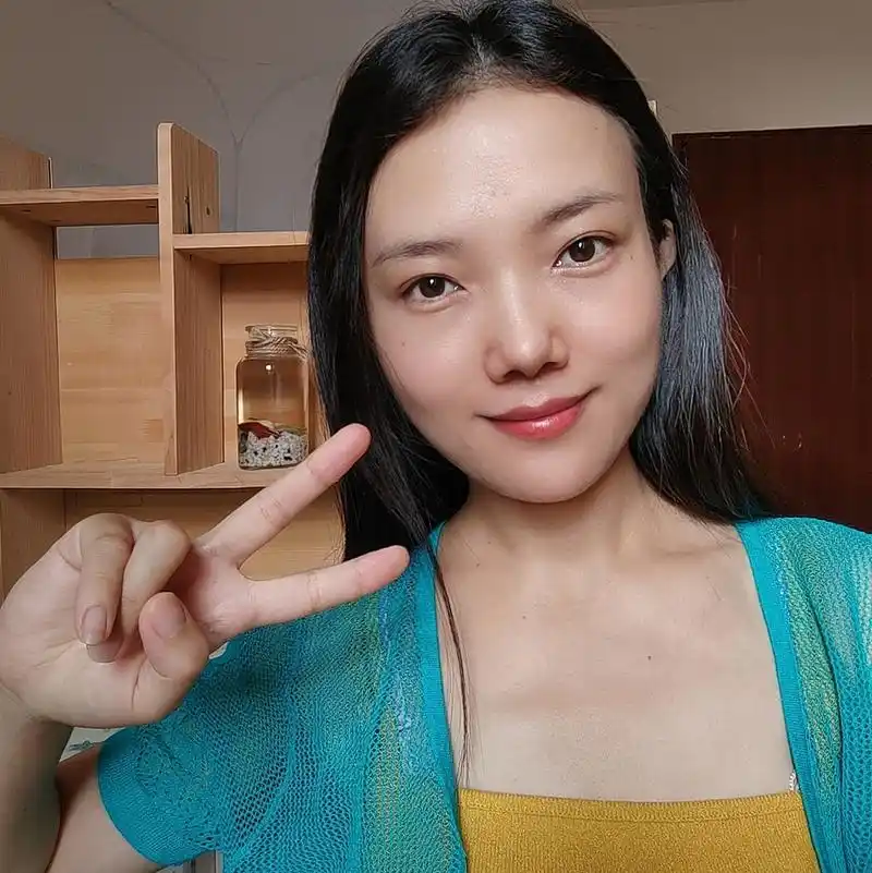 我来爆丑照了,素颜无美颜生活照.