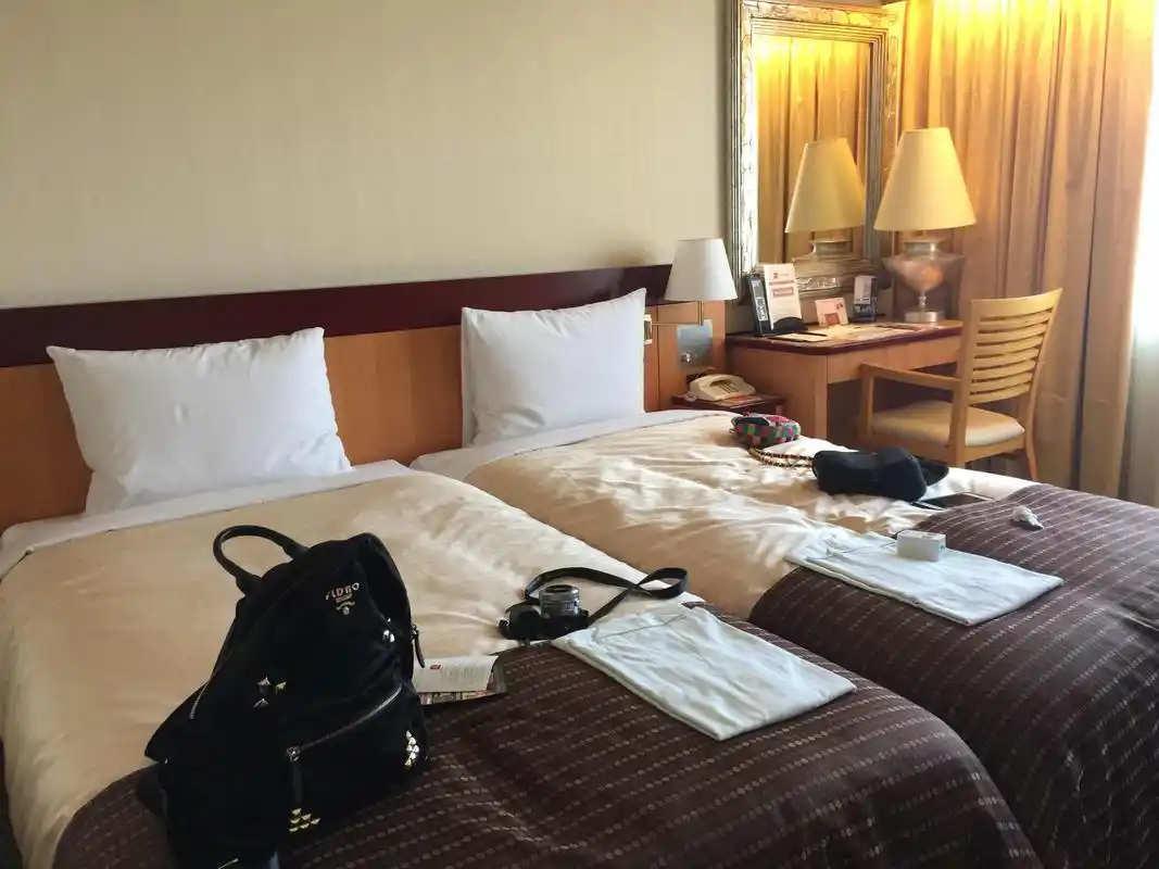 外出住酒店时,这4点万万别"马虎",不然可能会吃大亏