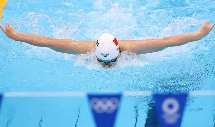 游泳——余依婷晋级女子200米个人混合泳决赛