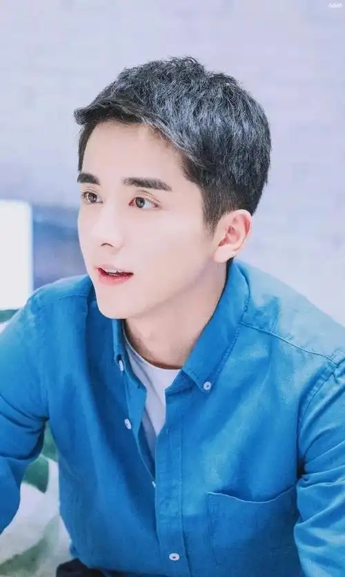 小清新男神帅哥张新成学生模样超级可爱绝对的阳光校草级男神