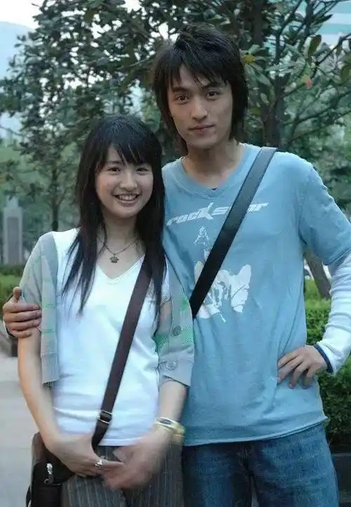 胡歌颁奖礼哭谢的女人!从欠债百万到怀二胎,林依晨的逆袭太好哭