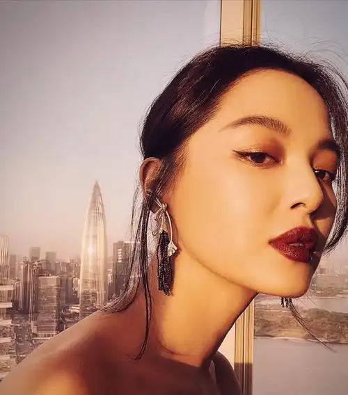 不是所有厚嘴唇都是香肠嘴这5位女星嘴唇厚又性感很有风韵