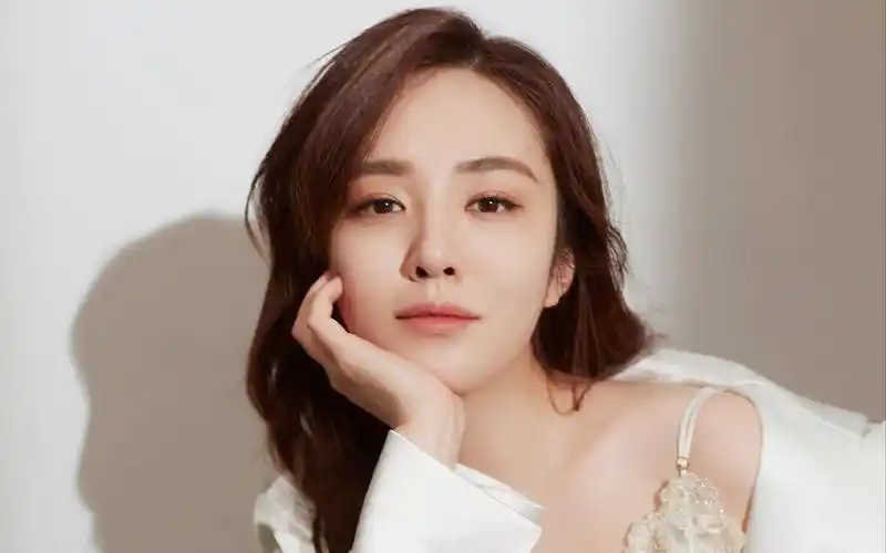 王晓晨:妈妈说,我是早晨生下的,所以叫晓晨_哔哩哔哩_bilibili