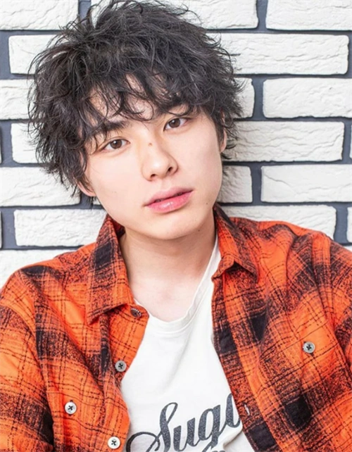 男生空气烫纹理烫 想不变帅气都难_男生烫发 - 美发站