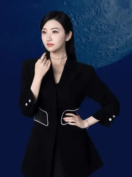 等,出道多年景甜在很多影视作品中给观众留下深刻印象,2021 年,景甜