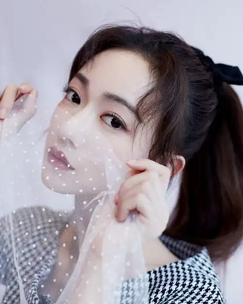 吴谨言性感靓丽写真图片