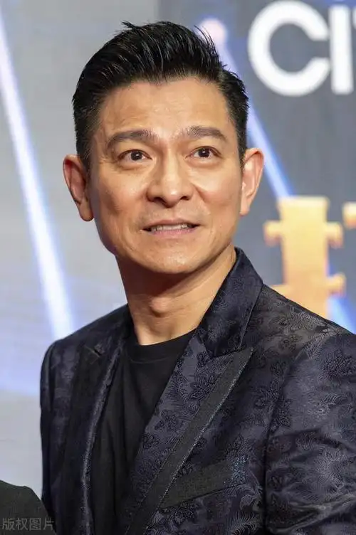 刘德华拍片慰问河南灾民 点赞数就超过两百万 竟遭网民逼问捐款没