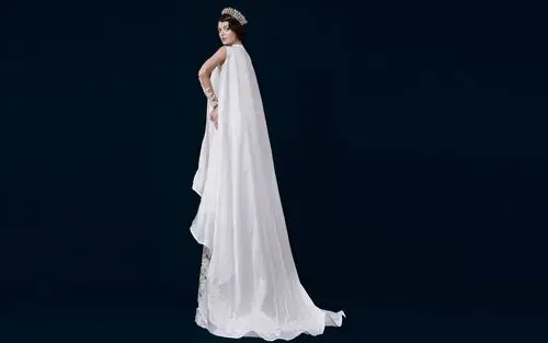 极美白色婚纱优雅美女黑色背景写真