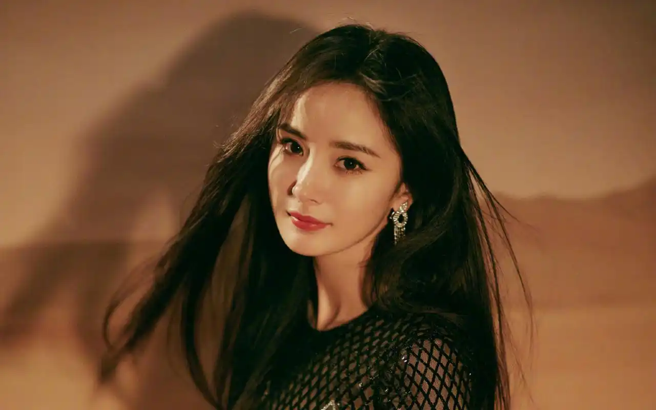 杨幂性感妩媚写真图片桌面壁纸高清大图预览1920x1200_大陆明星下载