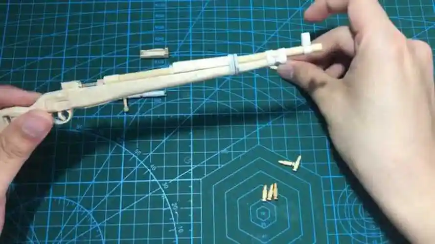 【模型·98k】用冰糕棍,筷子制作一把能拉栓,抛壳的98k
