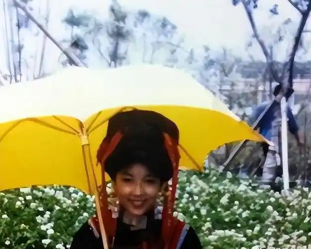 回顾吉克隽逸:卖惨炫富当小婊,立了10年的"淳朴"人设崩塌了