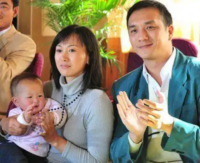 金玉婷的老公,歌手金婷婷丈夫 个人简历,本文共(2151字)