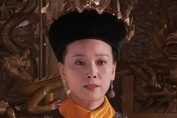 其中在大宅门作品中,赵奎娥老师出演的是那个慈禧太后的角色,演技更是