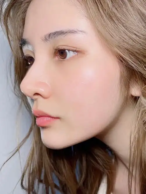 少女肌肤亮白全都靠这个精华74