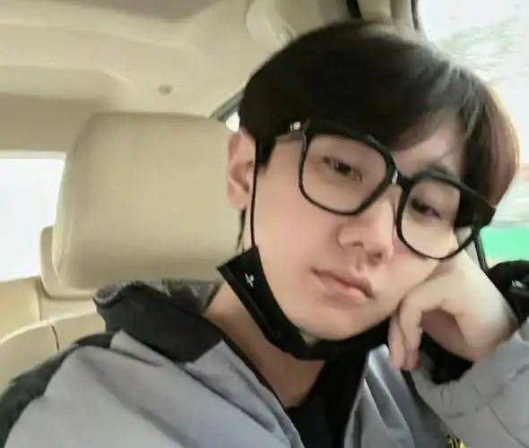 汪苏泷自拍第一名##汪苏泷晒六连拍