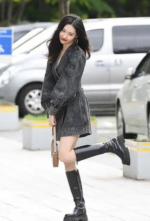 讲真女明星最近爱穿的靴子腿不好看穿不出感觉