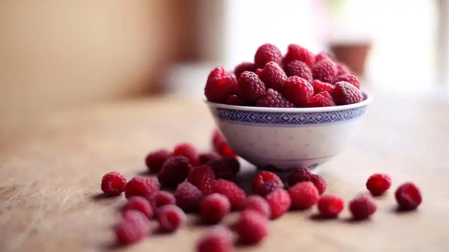 鲜红诱人可口水果树莓唯美小清新桌面壁纸(二)