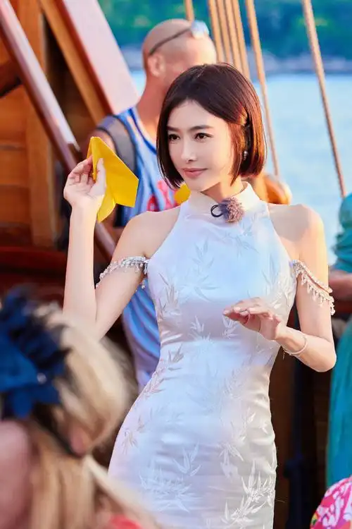 秦岚超话#秦岚花儿与少年#大力开划的杜城游08,欢迎大家欣赏朵朵