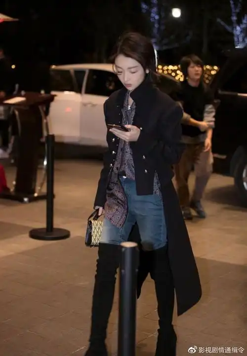 这是28女生做的事周冬雨斩获双金影后活成了大家羡慕的样子