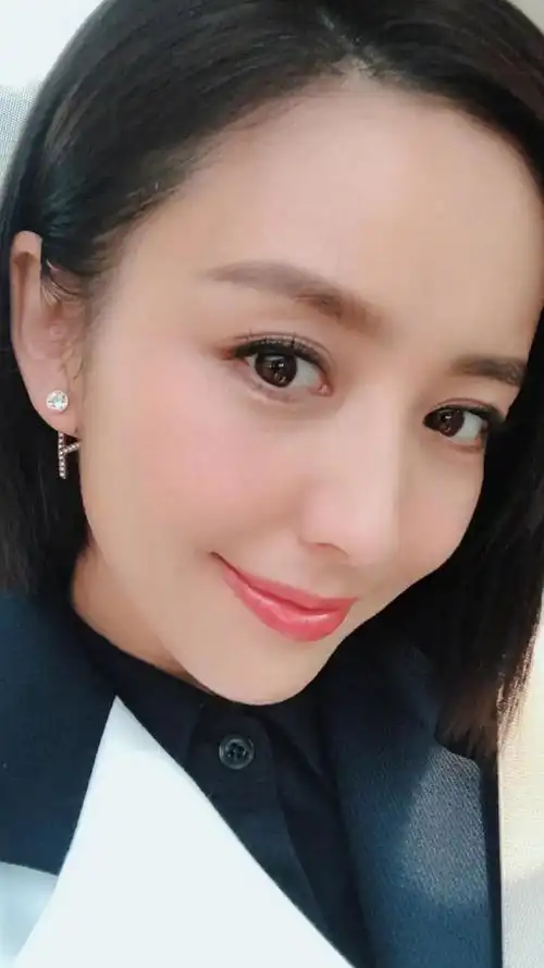 佟丽娅高清近照美图