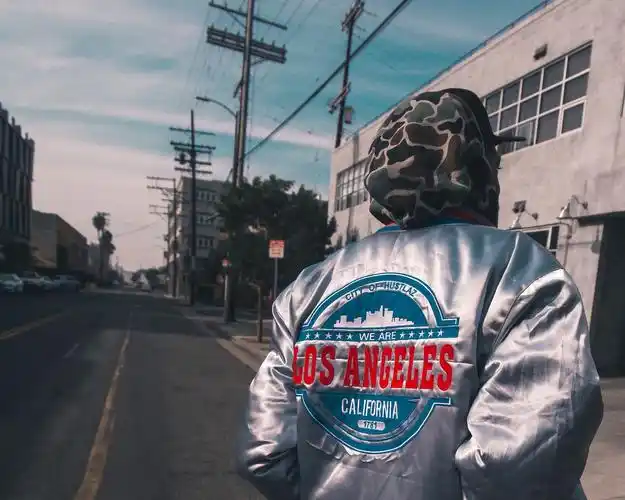 帅哥,嘻哈风,街道,男生,嘻哈风少年背影壁纸