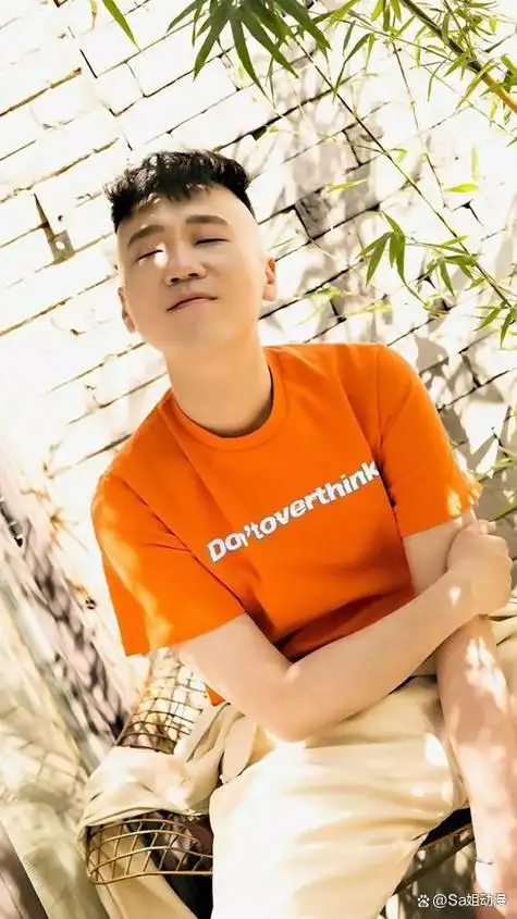 德云社杨九郎凌晨发文,晒与师兄弟聚会照,烧饼攒局,栾云平买单