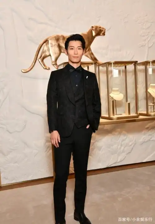 人生赢家窦骁!私服衣品圈粉无数,干净阳光大男孩