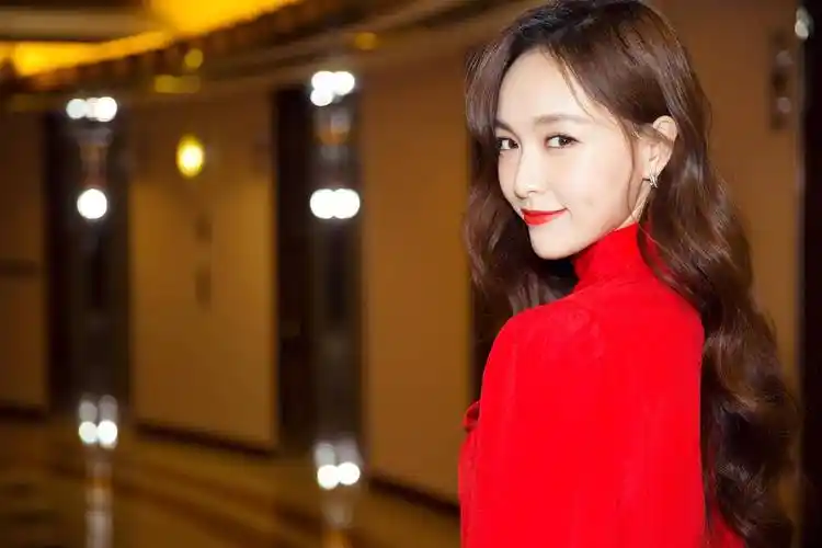 唐嫣瞎大胆被关门外,赵丽颖真大胆屡创高峰:会大胆的女人最好命_冯绍