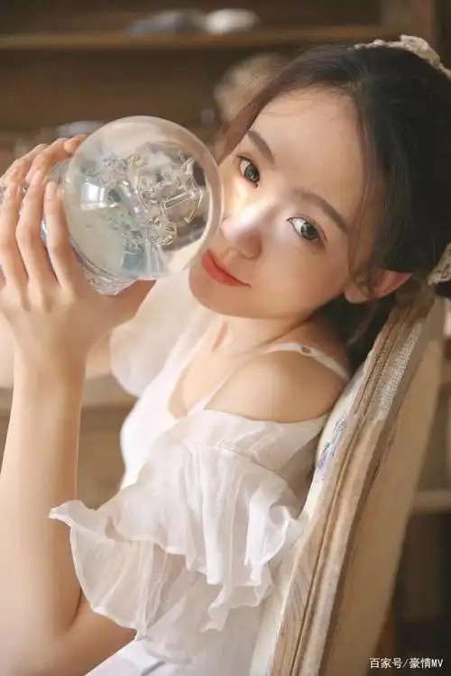 一组温暖阳光系列少女透明皮肤图片_小清新女生大图