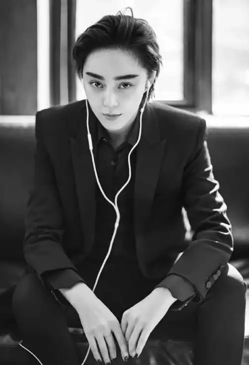 范冰冰短发西装俊美中性写真图片