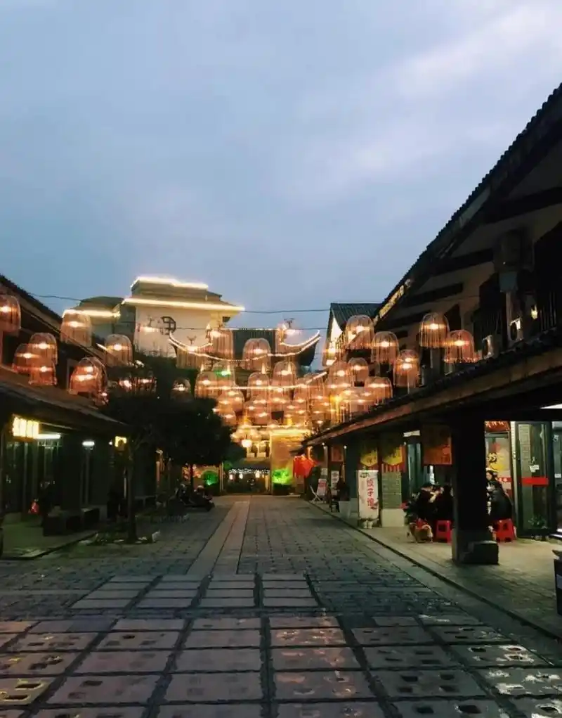 江西省宜春市温汤镇旅游攻略 江西省宜春市温汤镇是一个充满自然美景