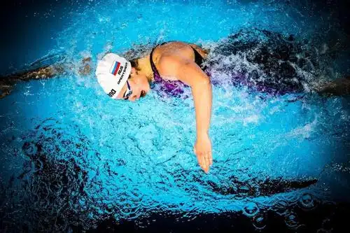 自由泳进阶选对装备是关键