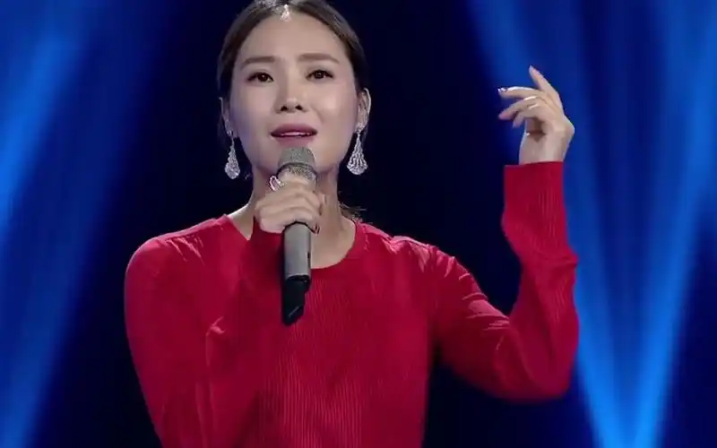 刀郎都想不到,云朵能把《爱是你我》唱得这么好听,这才是实力