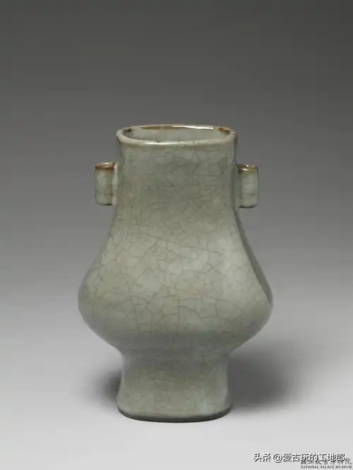 台北故宫博物院陶瓷类赏析199(清乾隆仿宋官窑5件)