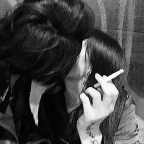 黑白情侣图片一对两张头像高清恩爱的双人黑白情头