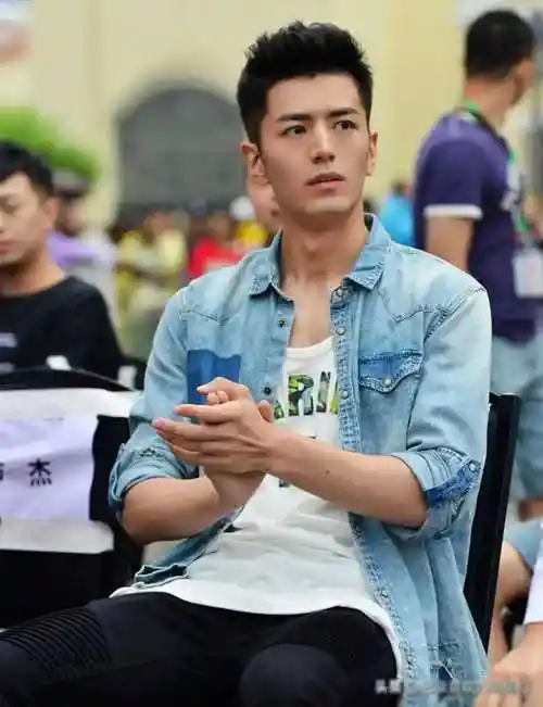 短剧达人李九霖,演技卓越帅气霸道总裁形象爆棚!