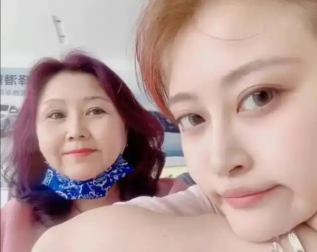 原创乔任梁孙侨潞父母活跃网络被骂博眼球父母思念子女错了吗