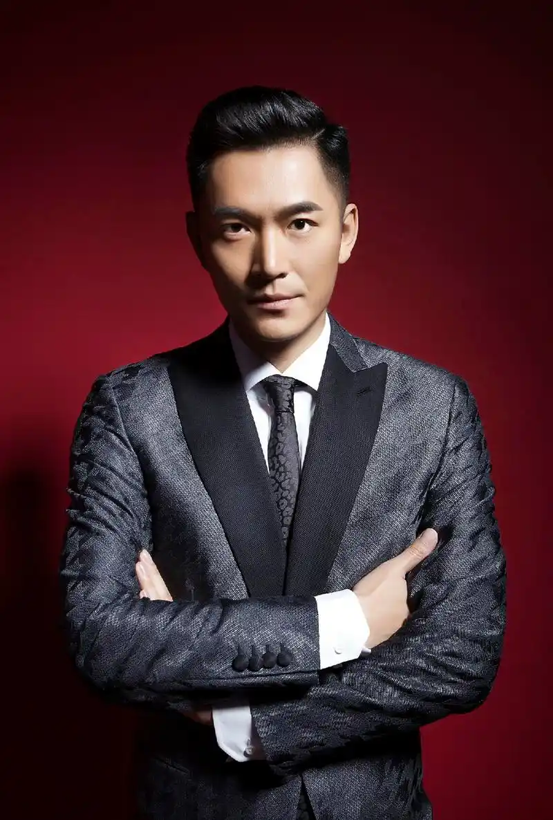 p>朱泳腾,原名朱磊,中国内地男演员,1976年出生于上海市,1995年考入