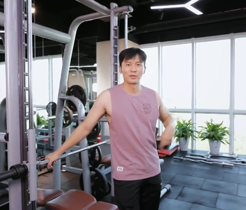 李晨的"灭霸鞋"火了,看到他上脚效果,网友:尽显霸气!