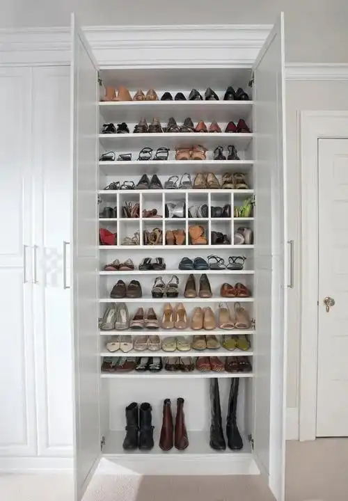 内部空间布局决定鞋柜好不好用,鞋柜内部合理分类可以增加收纳空间