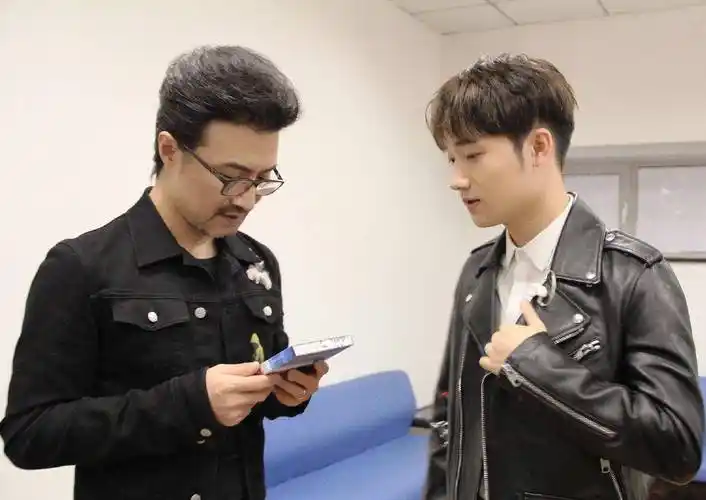 原创最惨中国好声音冠军以新人身份再次参赛没想到第一场就被导师汪峰