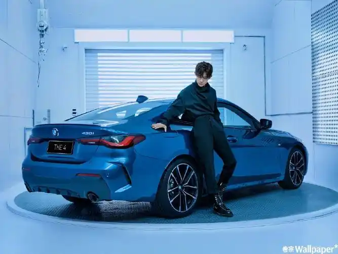 > 易烊千玺酷帅车拍大片写真图片(4/15)