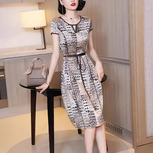 高档真丝连衣裙中年